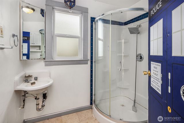 2614 E Pike, Seattle, WA 98122