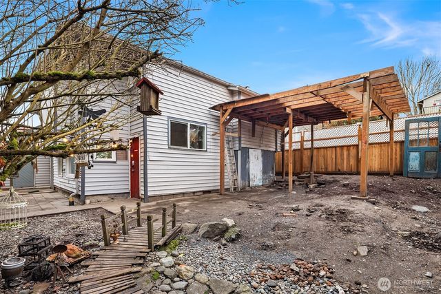 2614 E Pike, Seattle, WA 98122