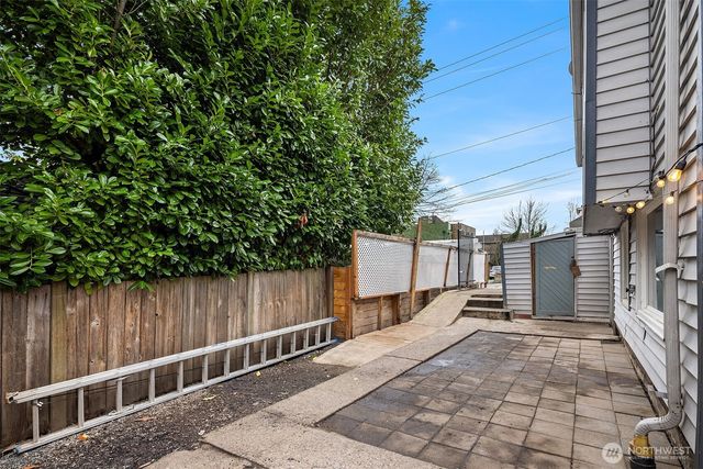 2614 E Pike, Seattle, WA 98122