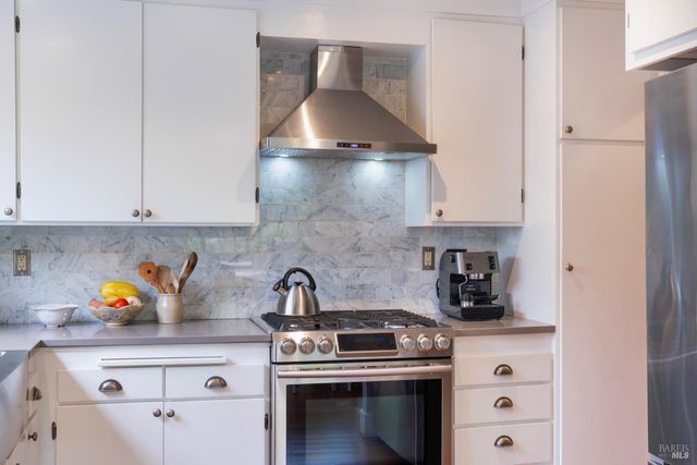 1430 Wallis Ct, St. Helena, CA 94574