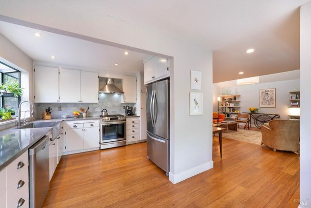 1430 Wallis Ct, St. Helena, CA 94574