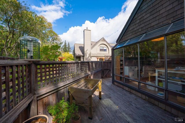 1430 Wallis Ct, St. Helena, CA 94574