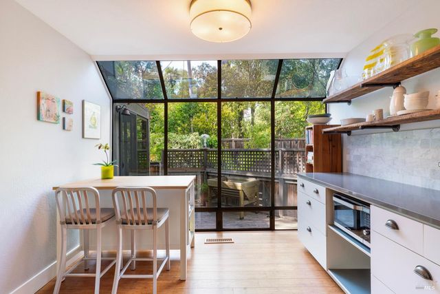 1430 Wallis Ct, St. Helena, CA 94574