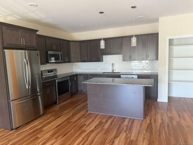 301 Main Street 28, Bristol, CT 06010