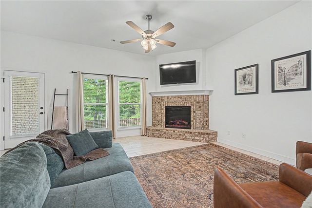 2519 Westbrook Loop, Pea Ridge, AR 72751