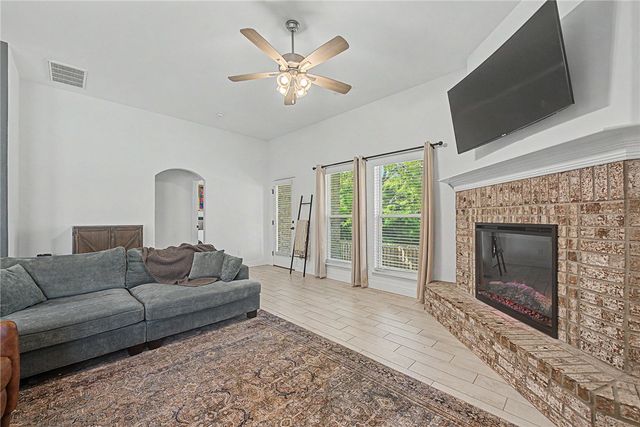 2519 Westbrook Loop, Pea Ridge, AR 72751
