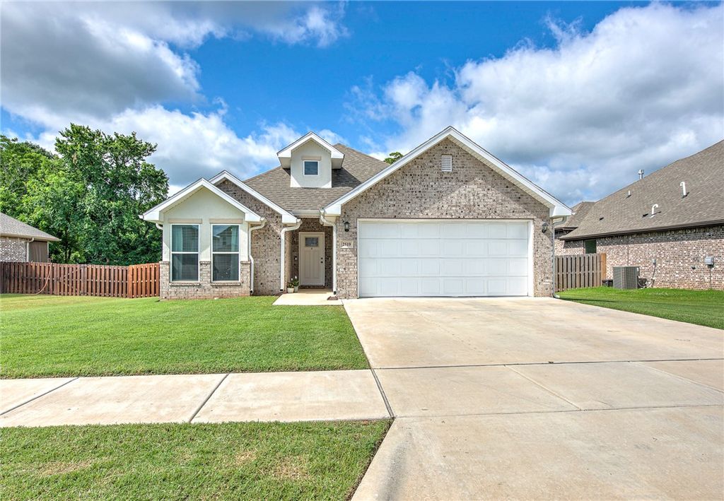 2519 Westbrook Loop, Pea Ridge, AR 72751