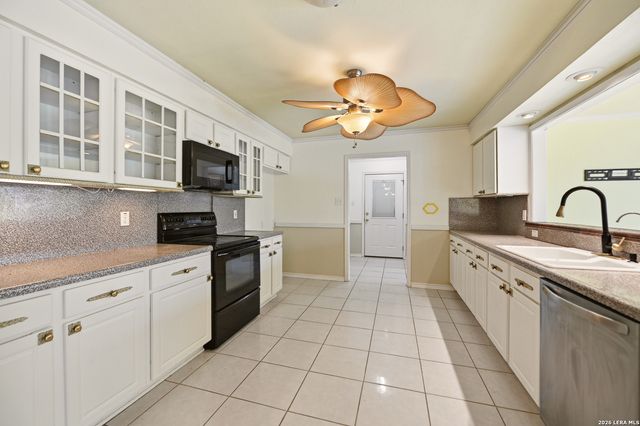 1320 CONTINENTAL DR, Pleasanton, TX 78064