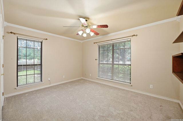 1320 CONTINENTAL DR, Pleasanton, TX 78064