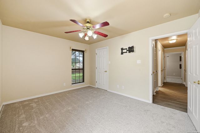 1320 CONTINENTAL DR, Pleasanton, TX 78064