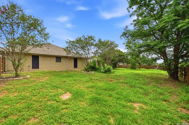 1320 CONTINENTAL DR, Pleasanton, TX 78064