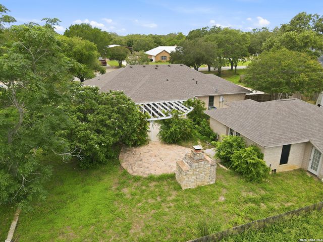 1320 CONTINENTAL DR, Pleasanton, TX 78064