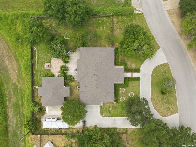 1320 CONTINENTAL DR, Pleasanton, TX 78064
