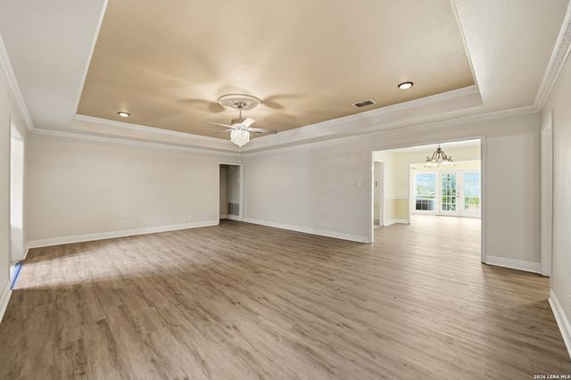 1320 CONTINENTAL DR, Pleasanton, TX 78064