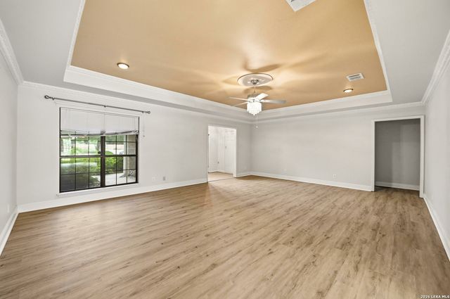 1320 CONTINENTAL DR, Pleasanton, TX 78064