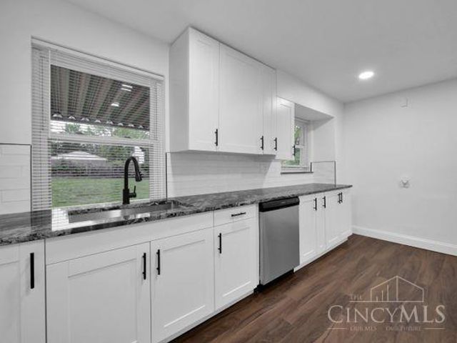 3942 Standish Avenue, Cincinnati, OH 45213