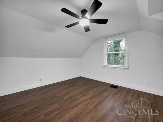 3942 Standish Avenue, Cincinnati, OH 45213