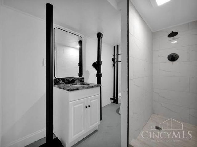 3942 Standish Avenue, Cincinnati, OH 45213