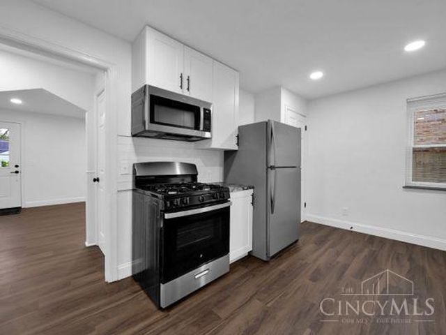 3942 Standish Avenue, Cincinnati, OH 45213