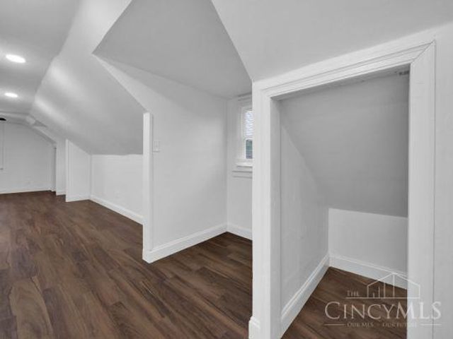 3942 Standish Avenue, Cincinnati, OH 45213
