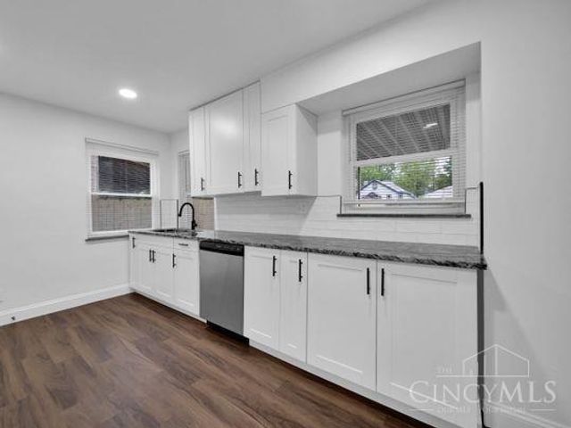 3942 Standish Avenue, Cincinnati, OH 45213