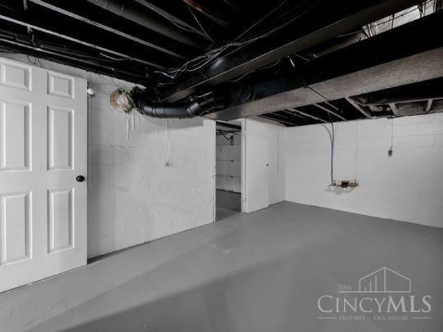 3942 Standish Avenue, Cincinnati, OH 45213