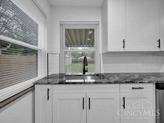 3942 Standish Avenue, Cincinnati, OH 45213