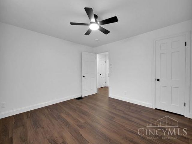 3942 Standish Avenue, Cincinnati, OH 45213