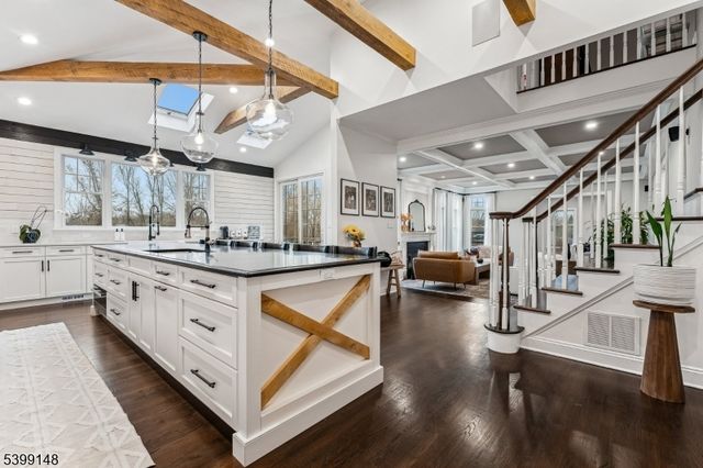 10 Jacobus Ln, Readington Twp., NJ 08822