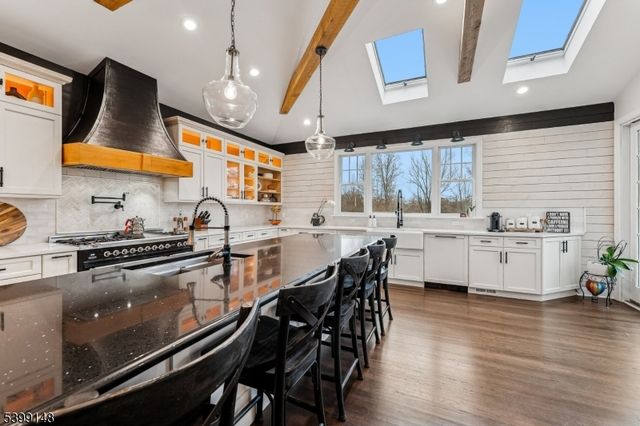 10 Jacobus Ln, Readington Twp., NJ 08822