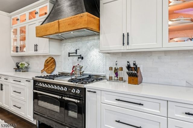 10 Jacobus Ln, Readington Twp., NJ 08822