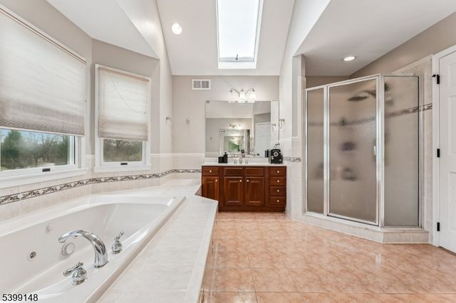 10 Jacobus Ln, Readington Twp., NJ 08822