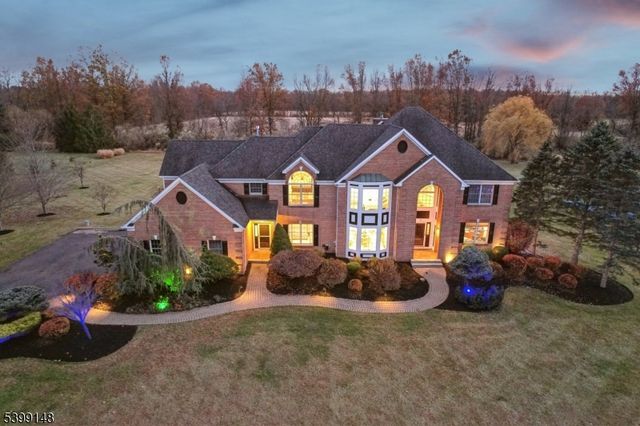 10 Jacobus Ln, Readington Twp., NJ 08822