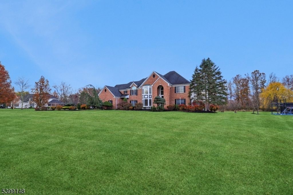 10 Jacobus Ln, Readington Twp., NJ 08822