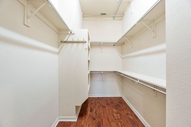 2305 Folkstone Way, Bedford, TX 76021