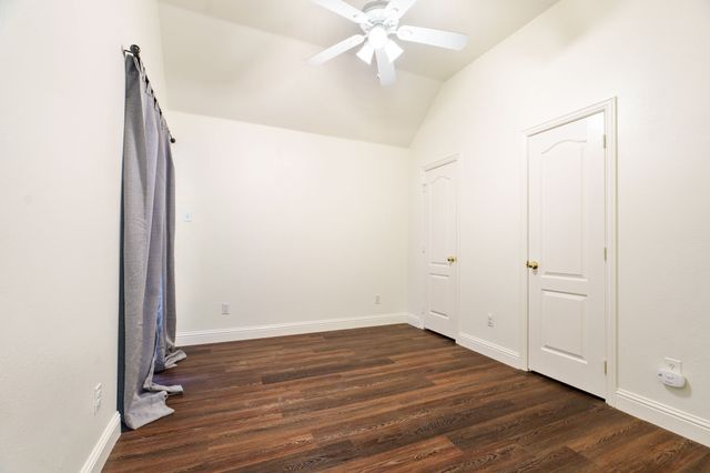 2305 Folkstone Way, Bedford, TX 76021