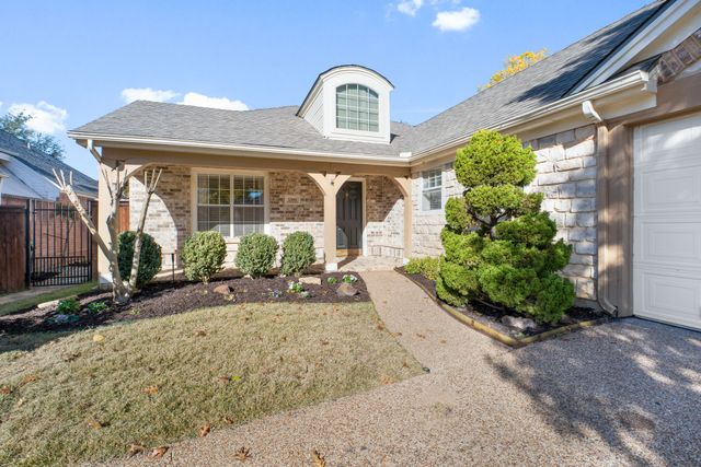 2305 Folkstone Way, Bedford, TX 76021