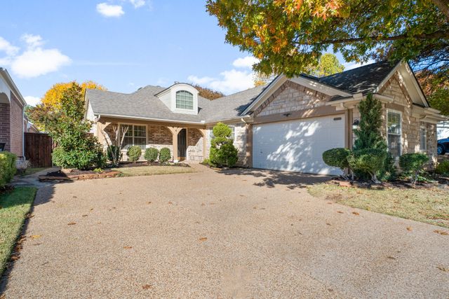 2305 Folkstone Way, Bedford, TX 76021