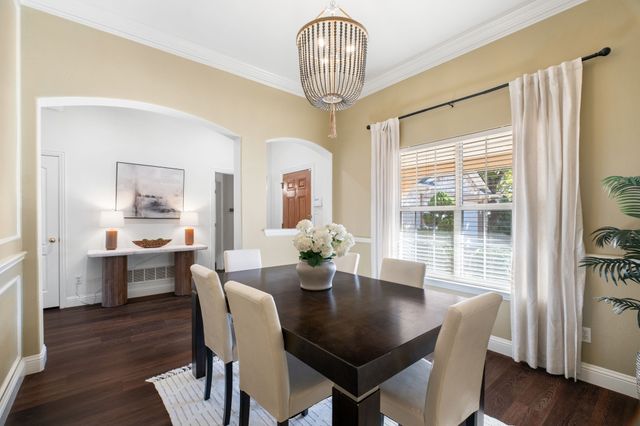 2305 Folkstone Way, Bedford, TX 76021