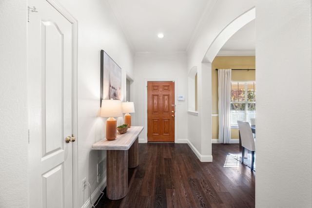 2305 Folkstone Way, Bedford, TX 76021