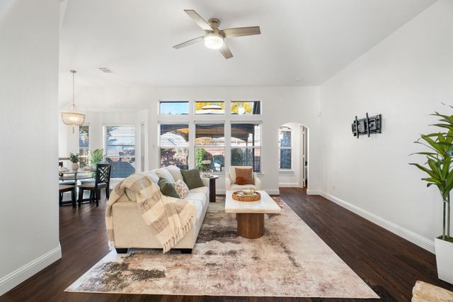 2305 Folkstone Way, Bedford, TX 76021