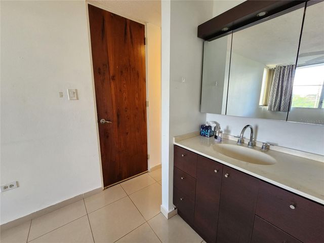 30 BORBON AVENUE A506, Guaynabo, PR 00965