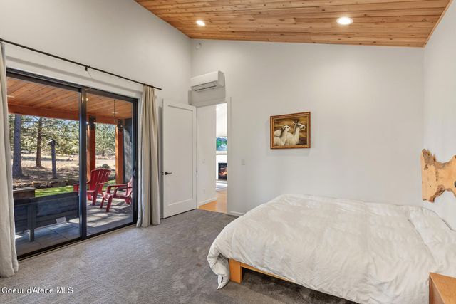 2010 E Dodd RD, Hayden, ID 83835