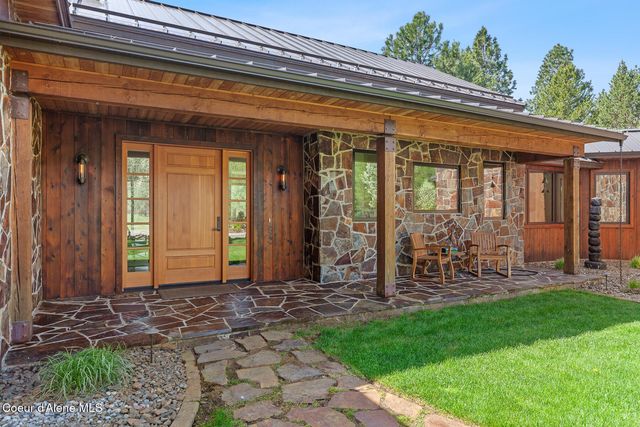 2010 E Dodd RD, Hayden, ID 83835
