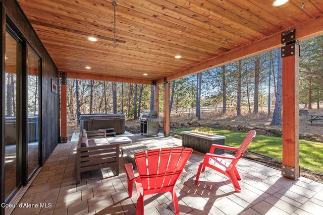 2010 E Dodd RD, Hayden, ID 83835