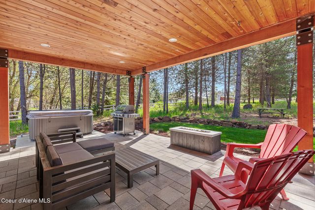 2010 E Dodd RD, Hayden, ID 83835