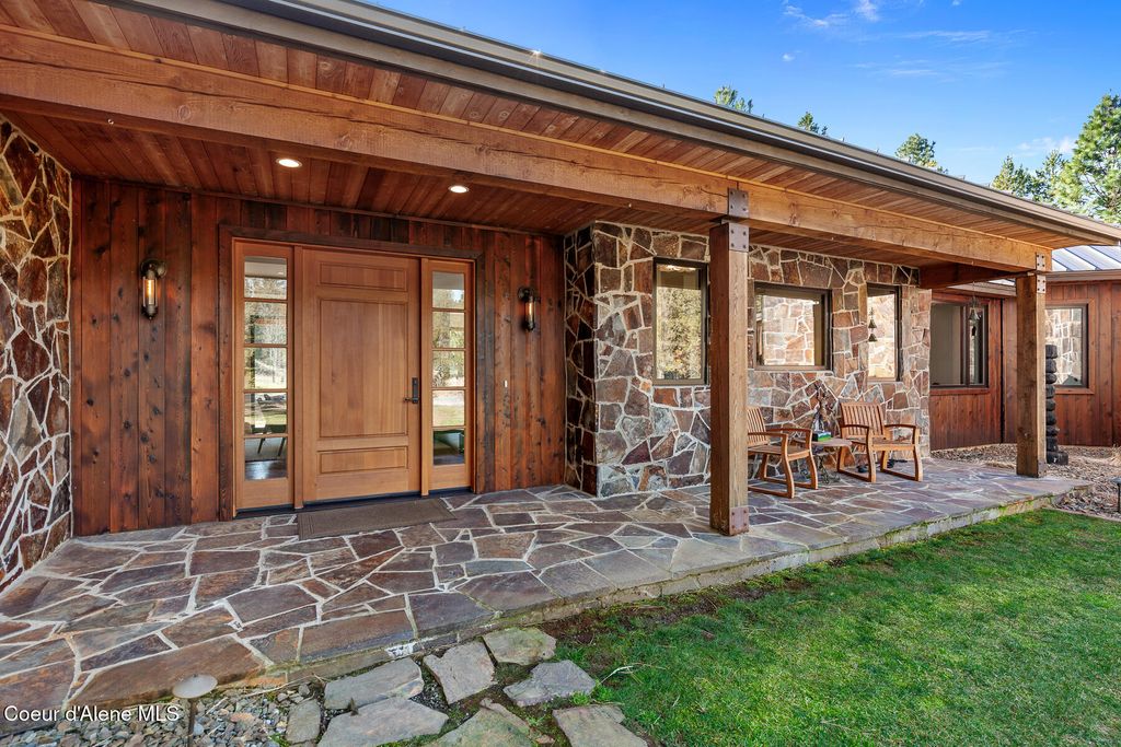 2010 E Dodd RD, Hayden, ID 83835 photo 4