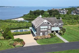 178 Carnegie Harbor Drive, Portsmouth, RI 02871