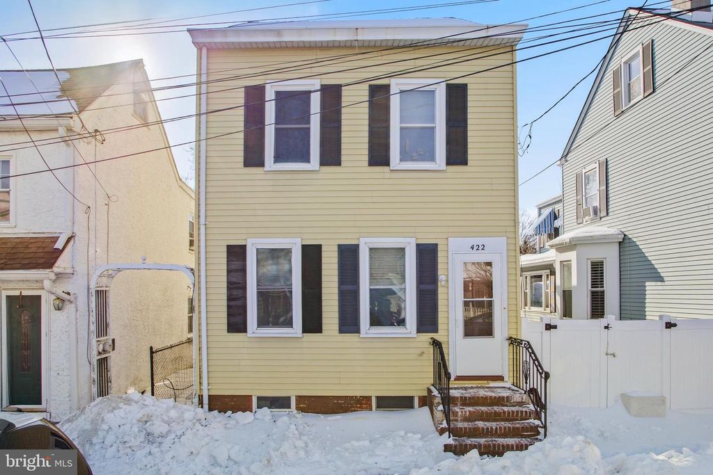 422 PRINCE ST, Bordentown, NJ 08505