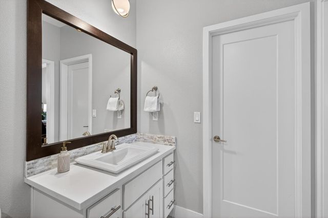 315 Creamery Ln, Sacramento, CA 95814